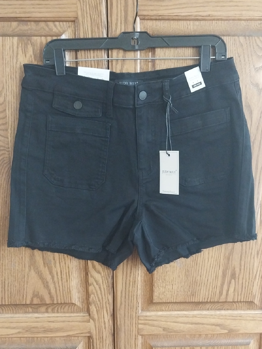 Judy Blue NWT Black Denim Shorts Size XL JB150067 Fray Hem Cargo Patch Pockets